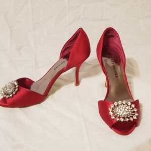 Audrey Brooke Taylor jeweled D'orsey pump